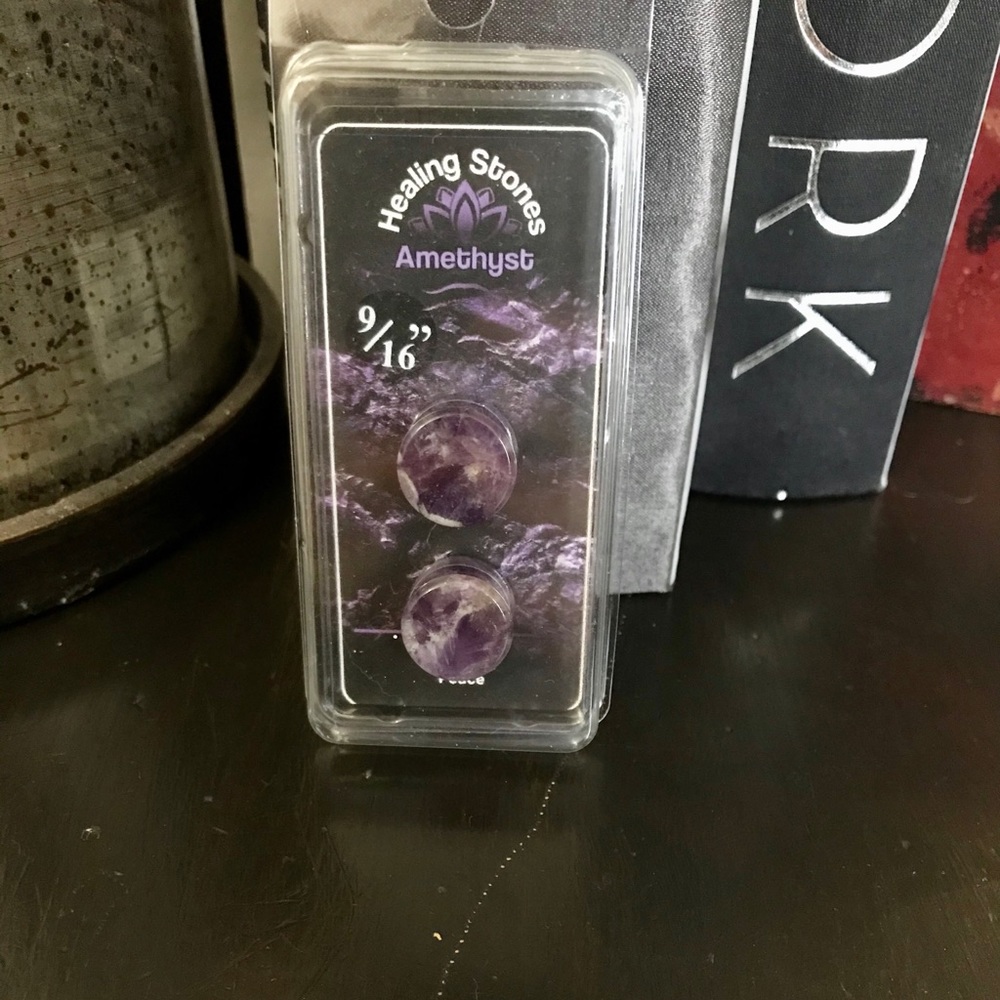 9/16 healing stone: Amethyst Plugs ( NWT )